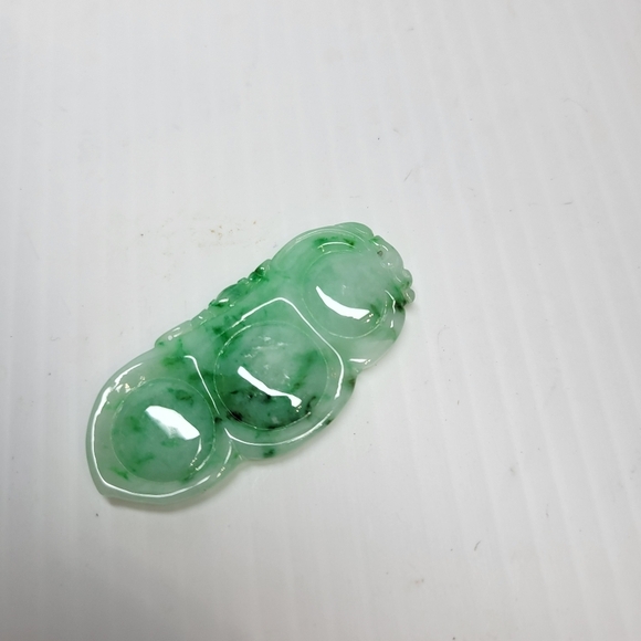 natural green white jade carved pea beanstalk shaped pendant for necklace charm - Picture 1 of 10